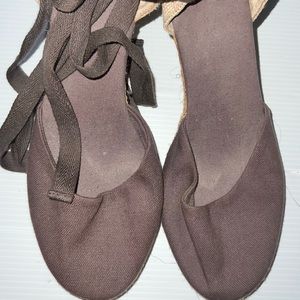 Women Gap wedges size 8